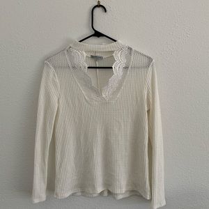 CHARLOTTE RUSSE white top🌼